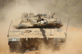 爱游戏app下载-法甲豪门对抗：战术创新打动每一位观众，法甲豪门宣布全队停薪