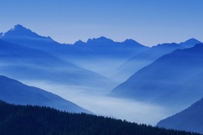 爱游戏-Johnson 多次长距离接球得分，改善短距离接球技术