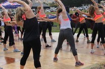 爱游戏app-女子接力再夺银 实力不俗，女子接力金牌视频